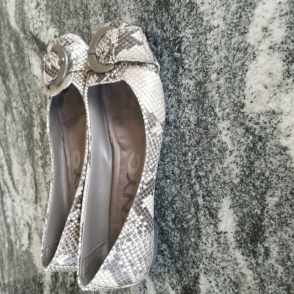 DKNYC ❤Stella Light Grey Flat ❤ Sz 6.5 - Picture 3 of 7